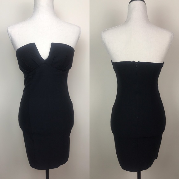 Body Central Dresses & Skirts - Black bodycon strapless padded chest v cut Christmas holiday dress
